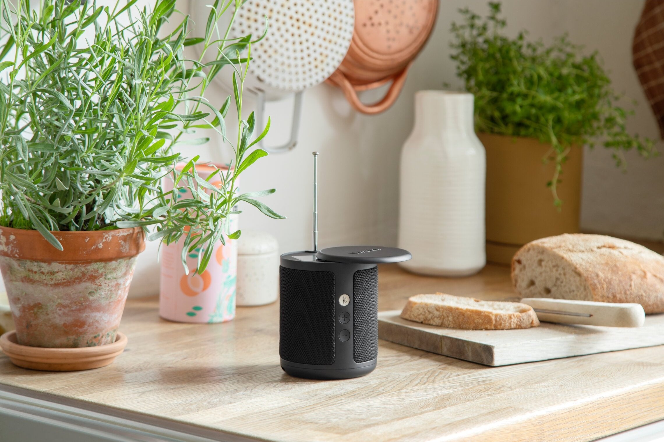 Dabbie DAB/FM radio & bluetooth højttaler - sort